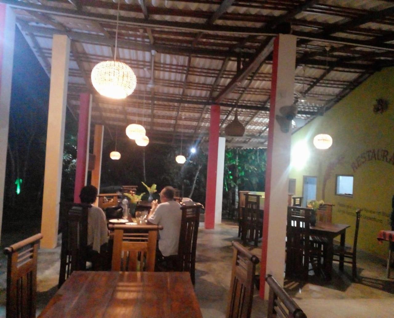 Jungle Restaurant And Villa Unawatuna Eksteriør billede